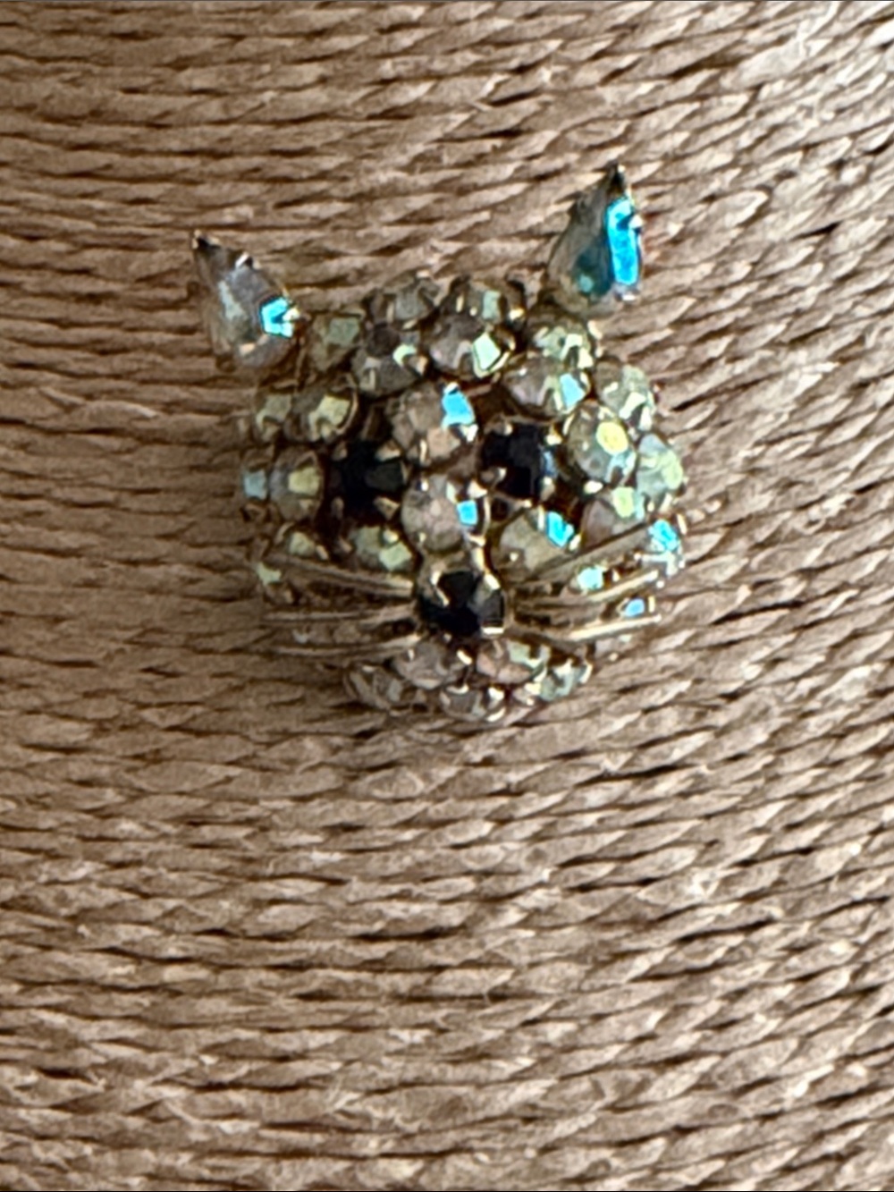 Vintage cat brooch aurora borealis rhinestone with marquis rhinestone ears - Picture 1 of 7
